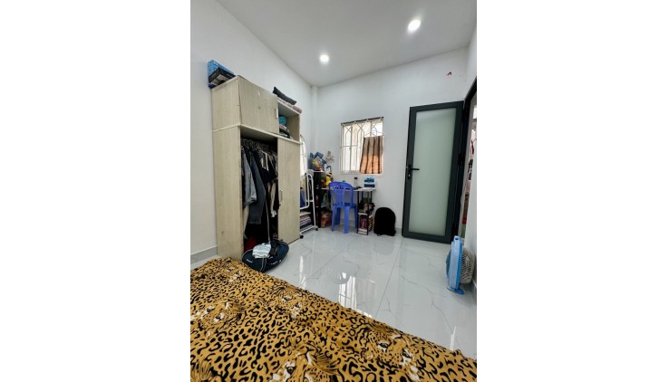 Bán Nhà Quận 12 Dưới 2 Tỷ Có Sổ Hồng Riêng, Sát Mặt Tiền, Chỉ 1.7 Tỷ.